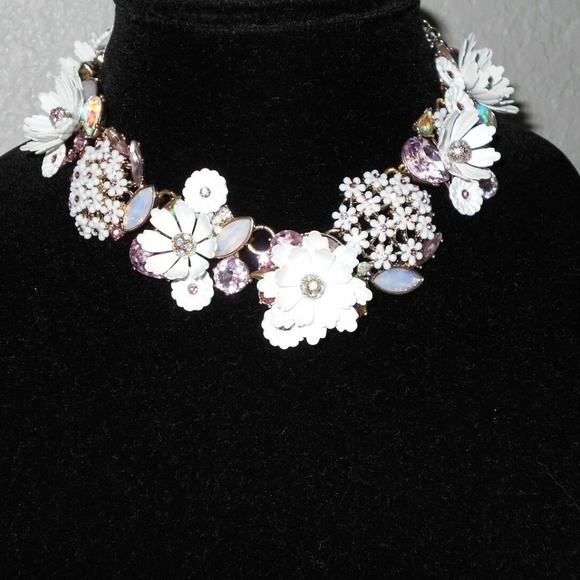 Betsey Johnson Jewelry - Betsey Johnson SUMMER FLOWER STATEMENT NECKLACE